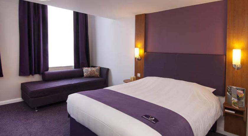 Premier Inn Chichester Szoba fotó